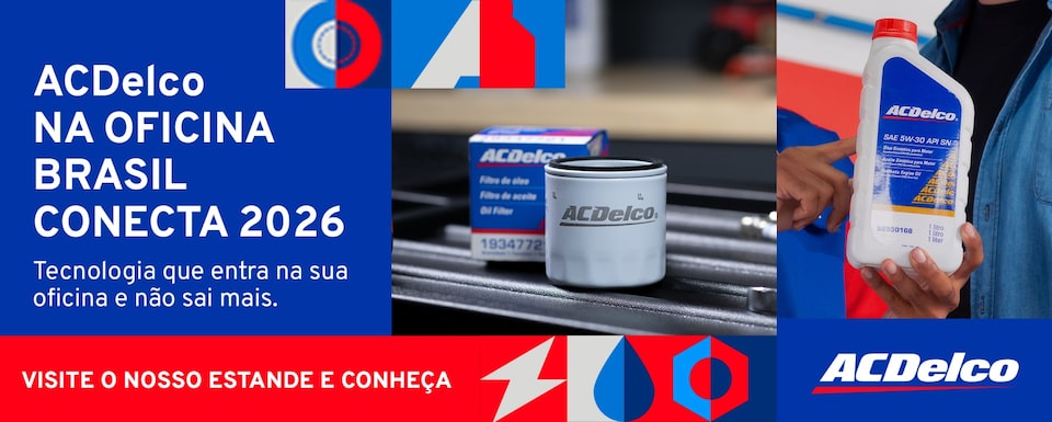 Um banner sobre a ACDelco. Ao lado esquerdo da imagem, o texto: ACDelco na oficina Brasil Conecta 2026. Tecnologia que entra na sua oficina e não sai mais. Ao lado direito, temos fotos alguns produtos da ACDelco como o óleo para motor. E abaixo, no rodapé, o texto: Visite o nosso estande e conheça